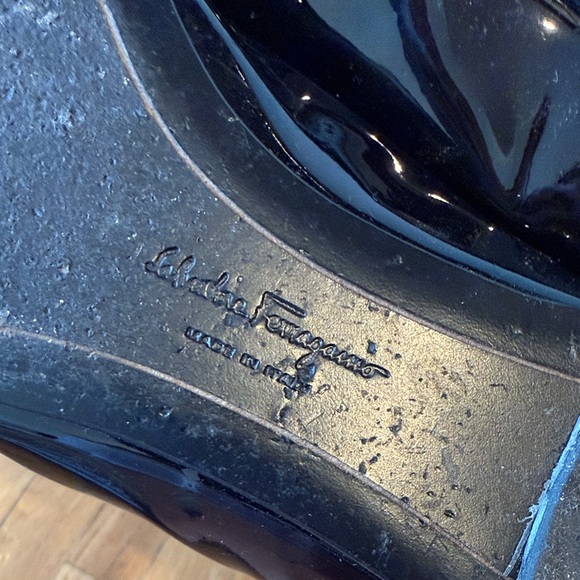 Salvatore Ferragamo Black Patent Leather Flats with Bow - Picture 5 of 6